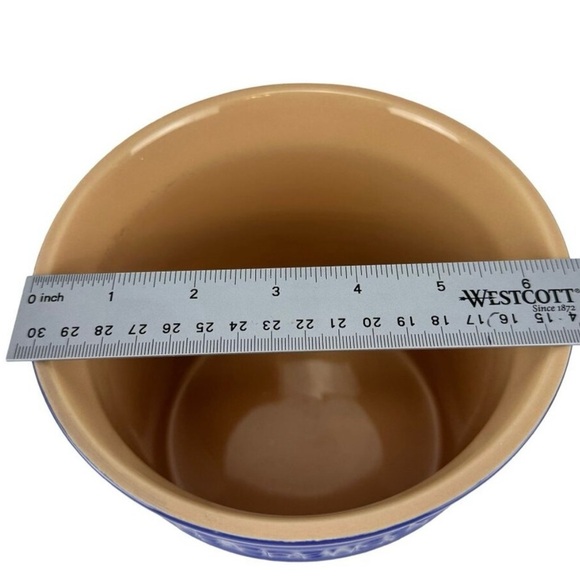 Le Creuset 2.3 L Crock Utensils Holder - Picture 3 of 3